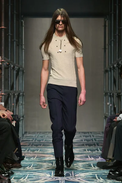 Look 22